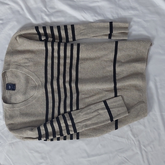 Sweater - Picture 1 of 3